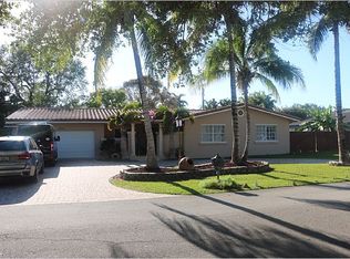 7840 SW 74th Pl, Miami, FL 33143