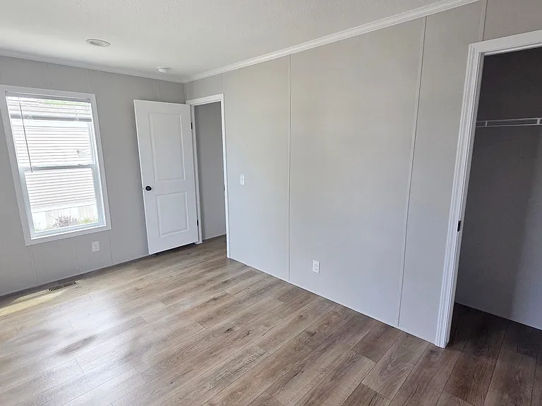 Colonial Oaks — Photo 25