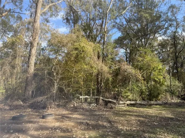 27 Water Shed Rd, Ville Platte, LA 70586