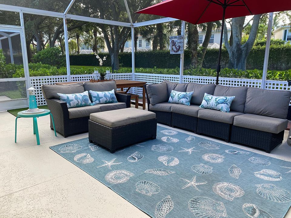 25x25 Enclosed Private Lanai~Barbeque Grill~Outdoor Table seats 8~50" TV for outdoor enterntainment