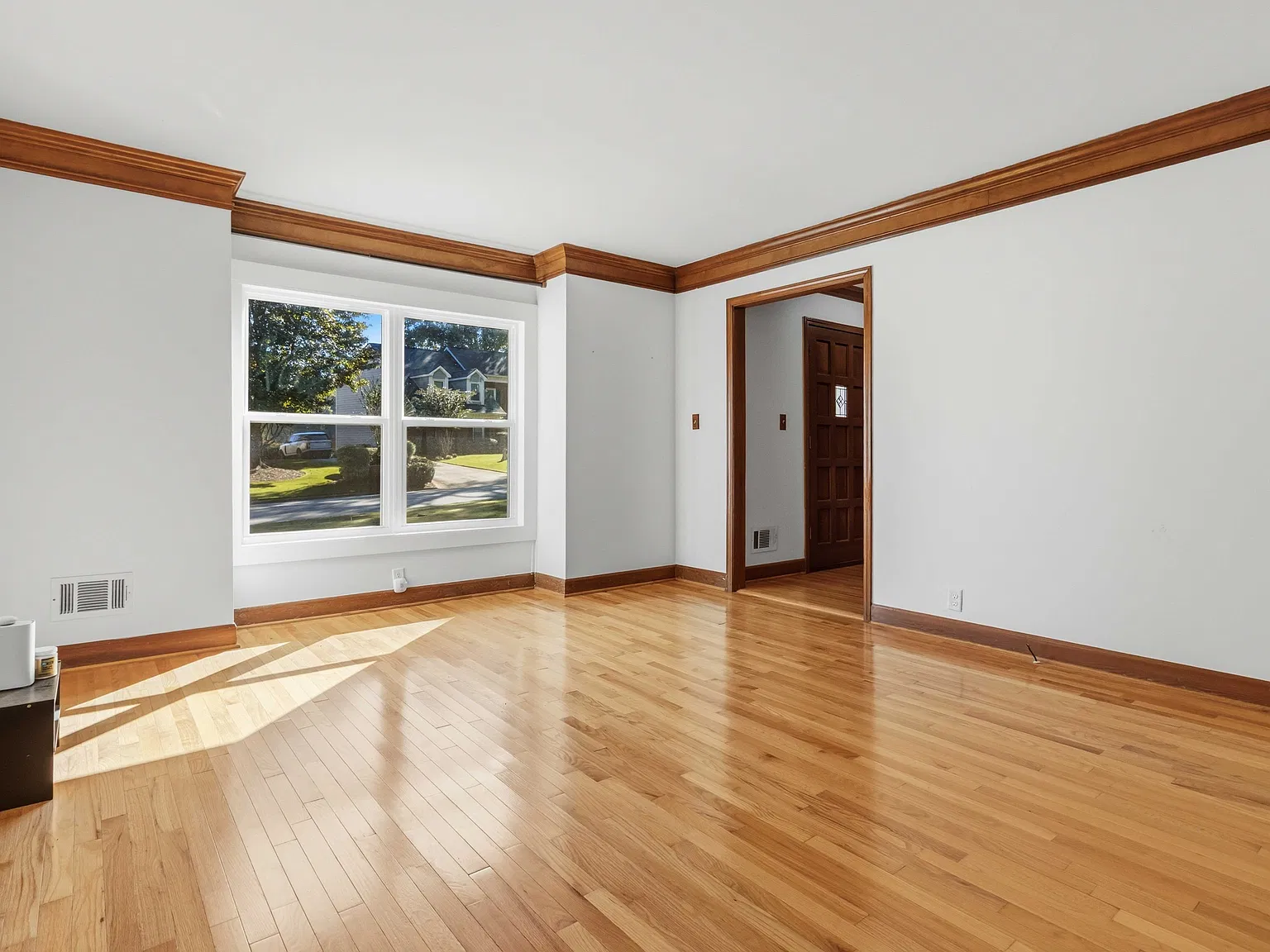 4 bed, 3.5 bath, 3552 sqft, $2,700 — Photo 4