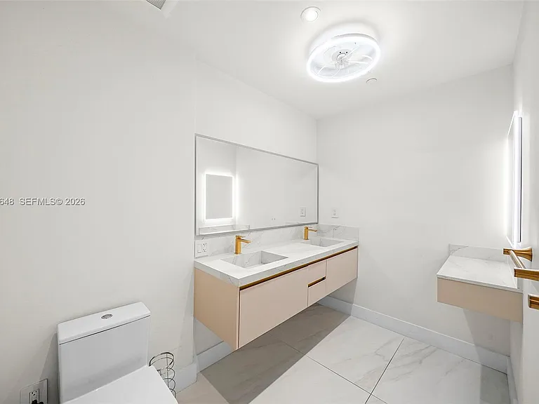 900 Biscayne Blvd #4202 — Photo 41