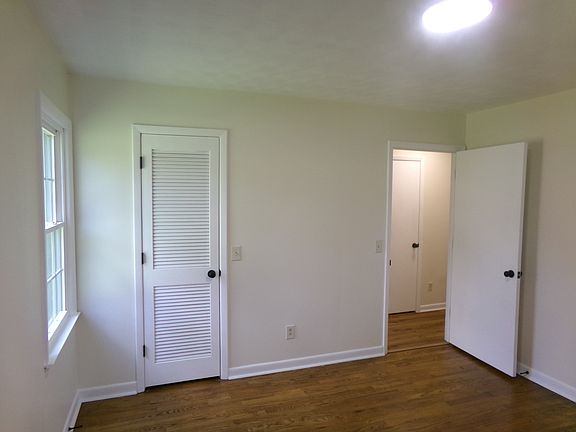 5th image of 1297 E Cannon Ave