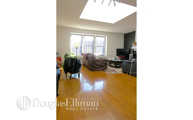 Rented by Douglas Elliman | media 10