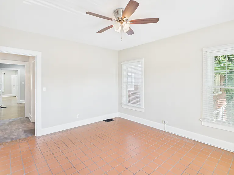 2044 Douglass Blvd #2 — Photo 22