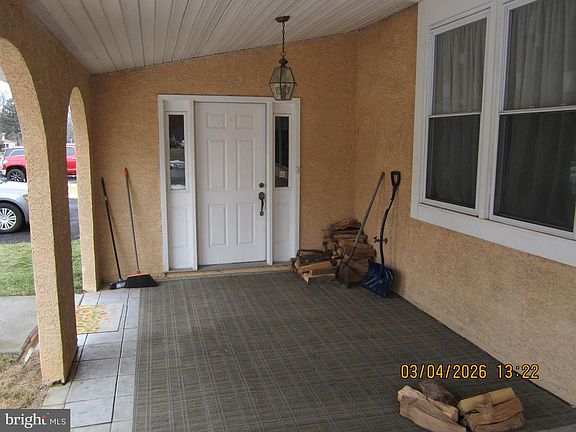 5th image of 5800 Griscomb Dr