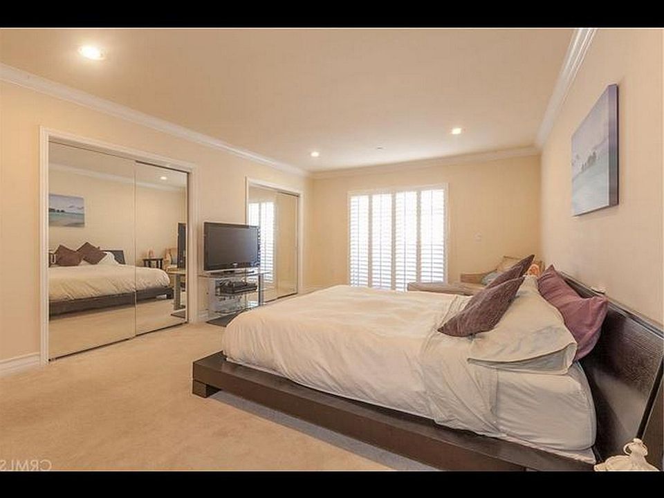 2nd image of 1246 Armacost Ave APT 203