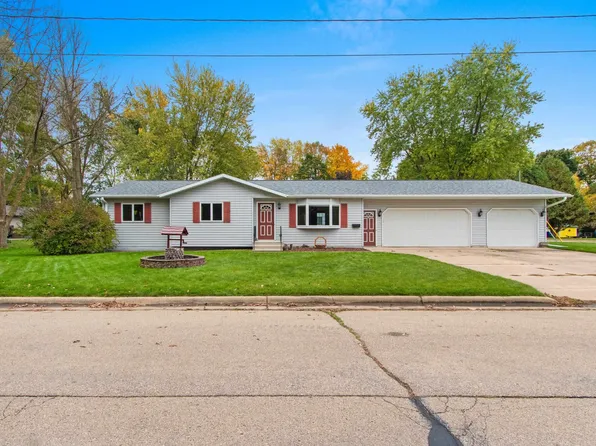 69 18th St, Clintonville, WI 54929