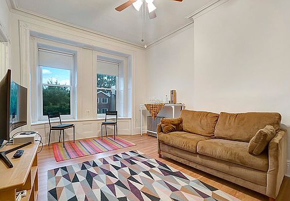 2nd image of 669A Hancock St #2A