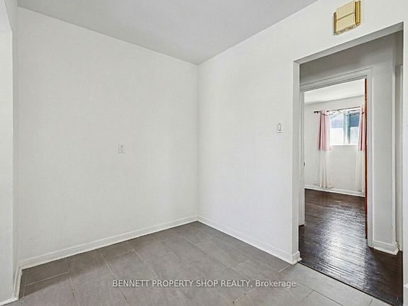 5th image of 1112 Cobden Rd