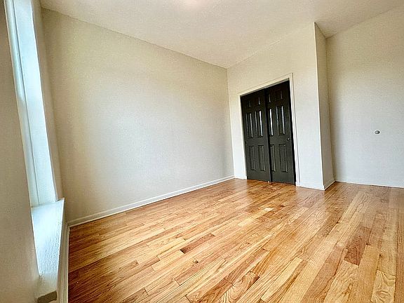 3rd image of 4009 N Elston Ave APT 2