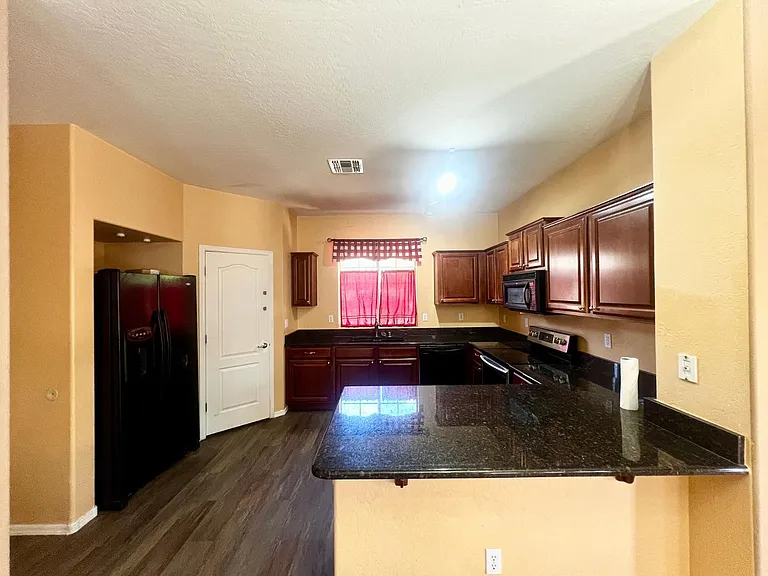 879 E Stottler Dr — Photo 8