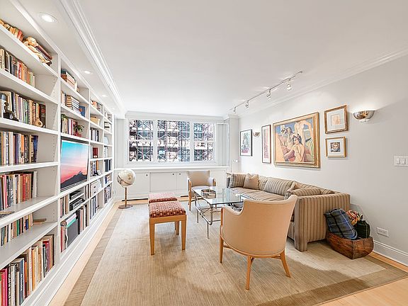 2nd image of 77 7th Ave APT 8D