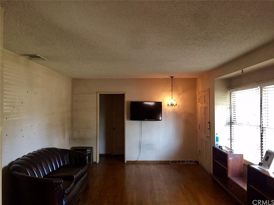 1st image of 922 Hollowell St