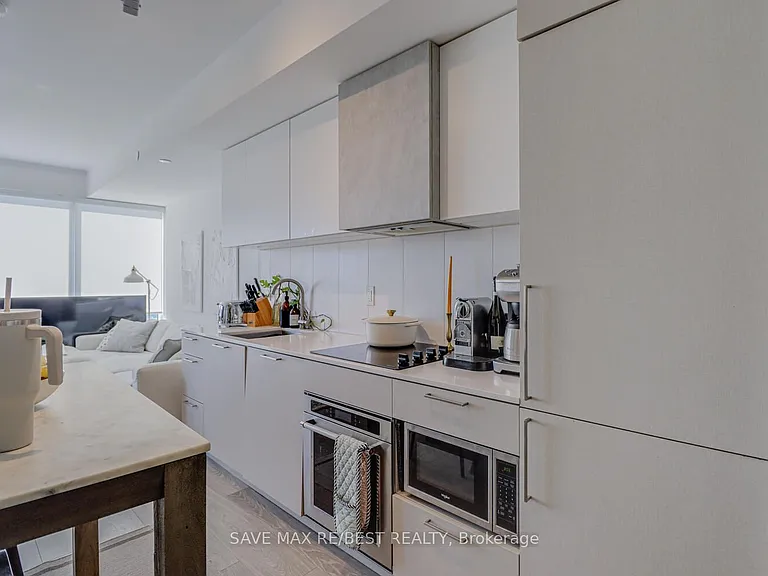 19 Western Battery Rd #2810 — Photo 13
