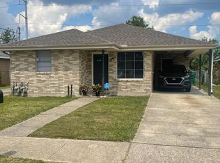 3108 Pakenham Dr, Chalmette, LA 70043