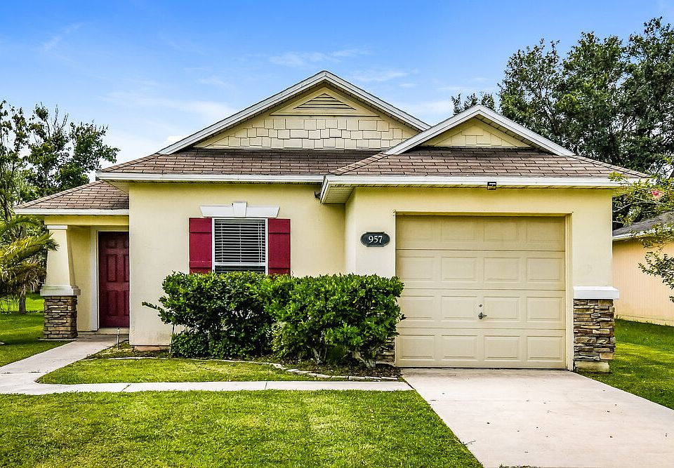 1st image of 957 Wynfield Cir