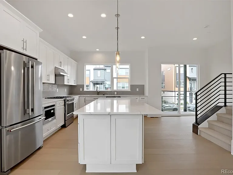 855 Superior Dr — Photo 10