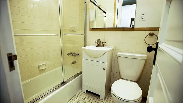 Rented by R New York | media 61