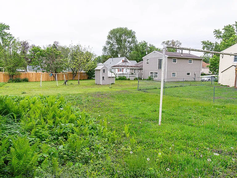 1909 5th St SW — Photo 13