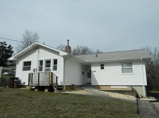 126 Outer Dr, Oak Ridge, TN 37830