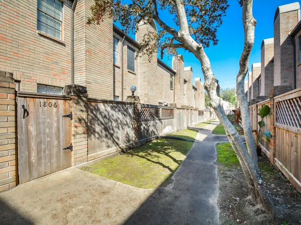9850 Pagewood Ln APT 1806, Houston, TX 77042