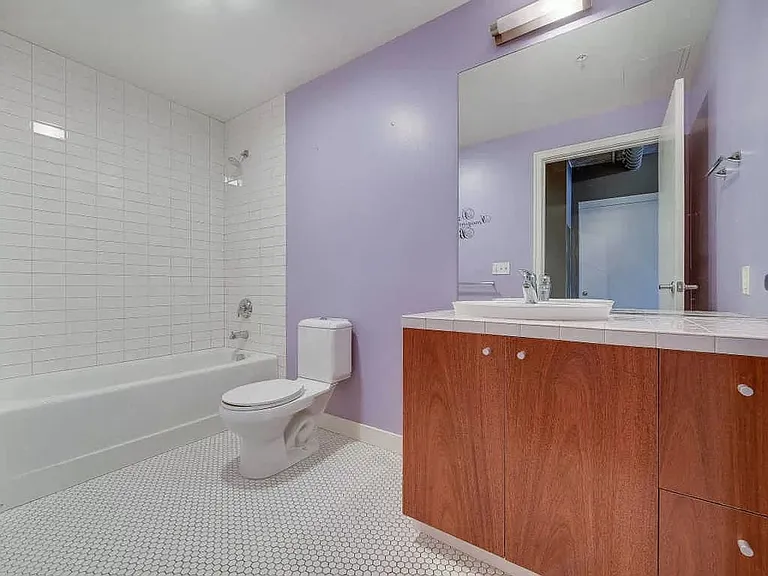1926 W Burnside St #704 — Photo 9