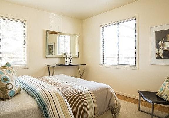 4th image of 1561 Pershing Dr APT D