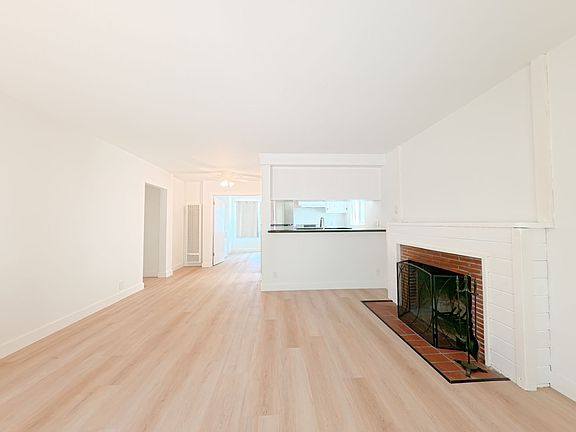 5th image of 2428 Ocean Ave #2428