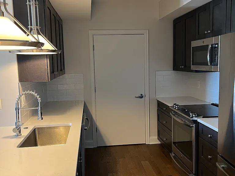 525 W Lafayette Blvd #16C — Photo 6