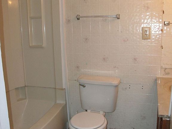 5th image of 1723 S Madison St APT C