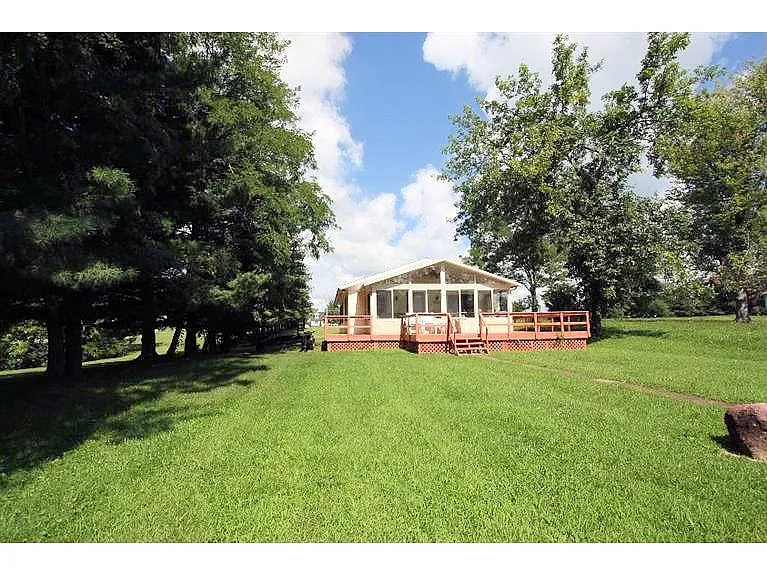 564 Waynoka Dr photo 1