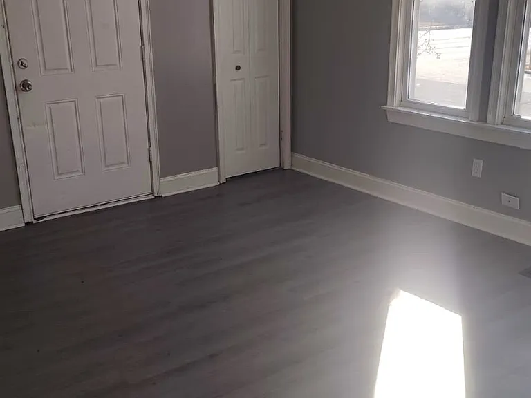 949 Kishwaukee St #1 — Photo 4
