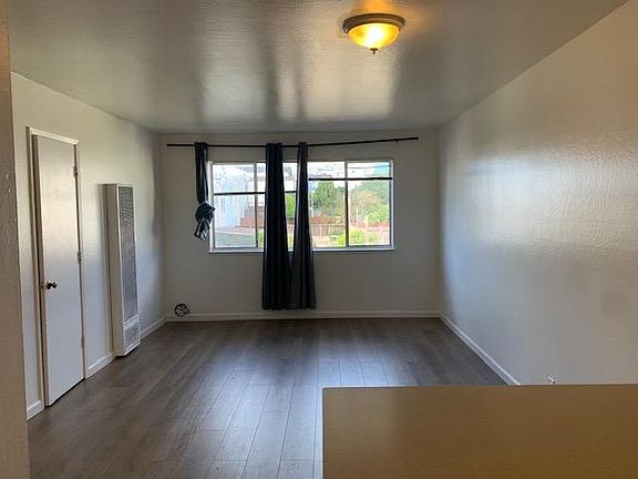 3rd image of 899 Hillside Blvd #10