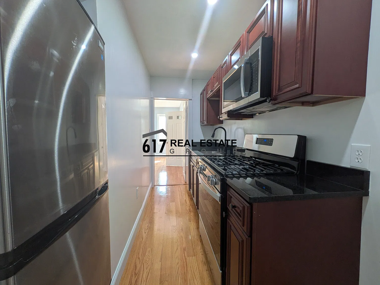 2 bed, 1.0 bath, $2,800 — Photo 2