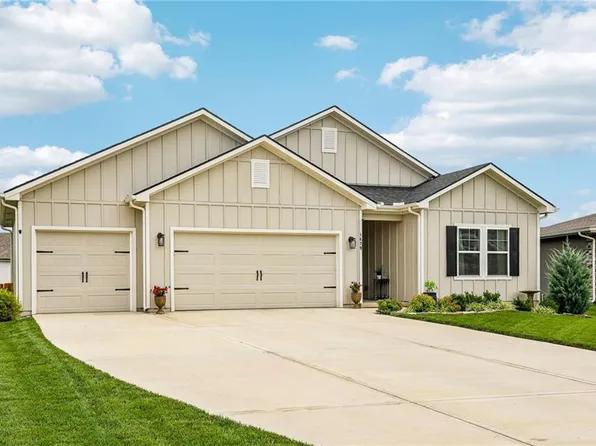 1479 N 162nd Cir, Basehor, KS 66007