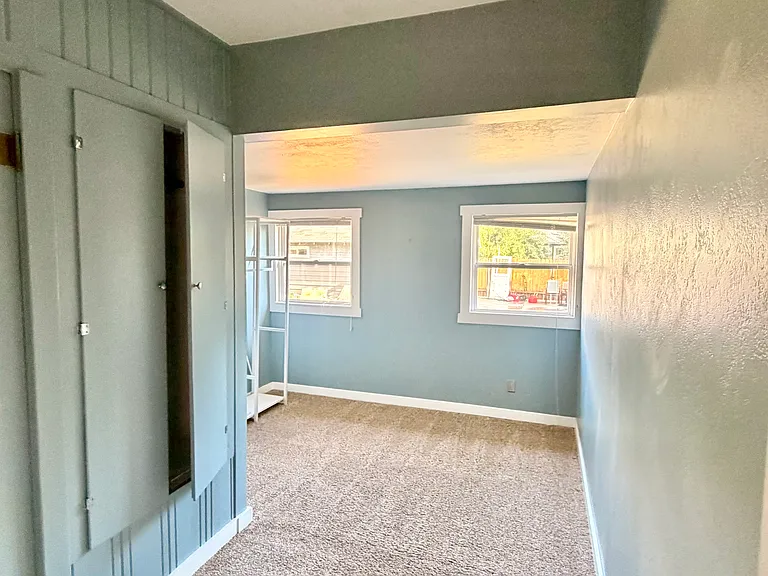 2419 W Regan Ave — Photo 22