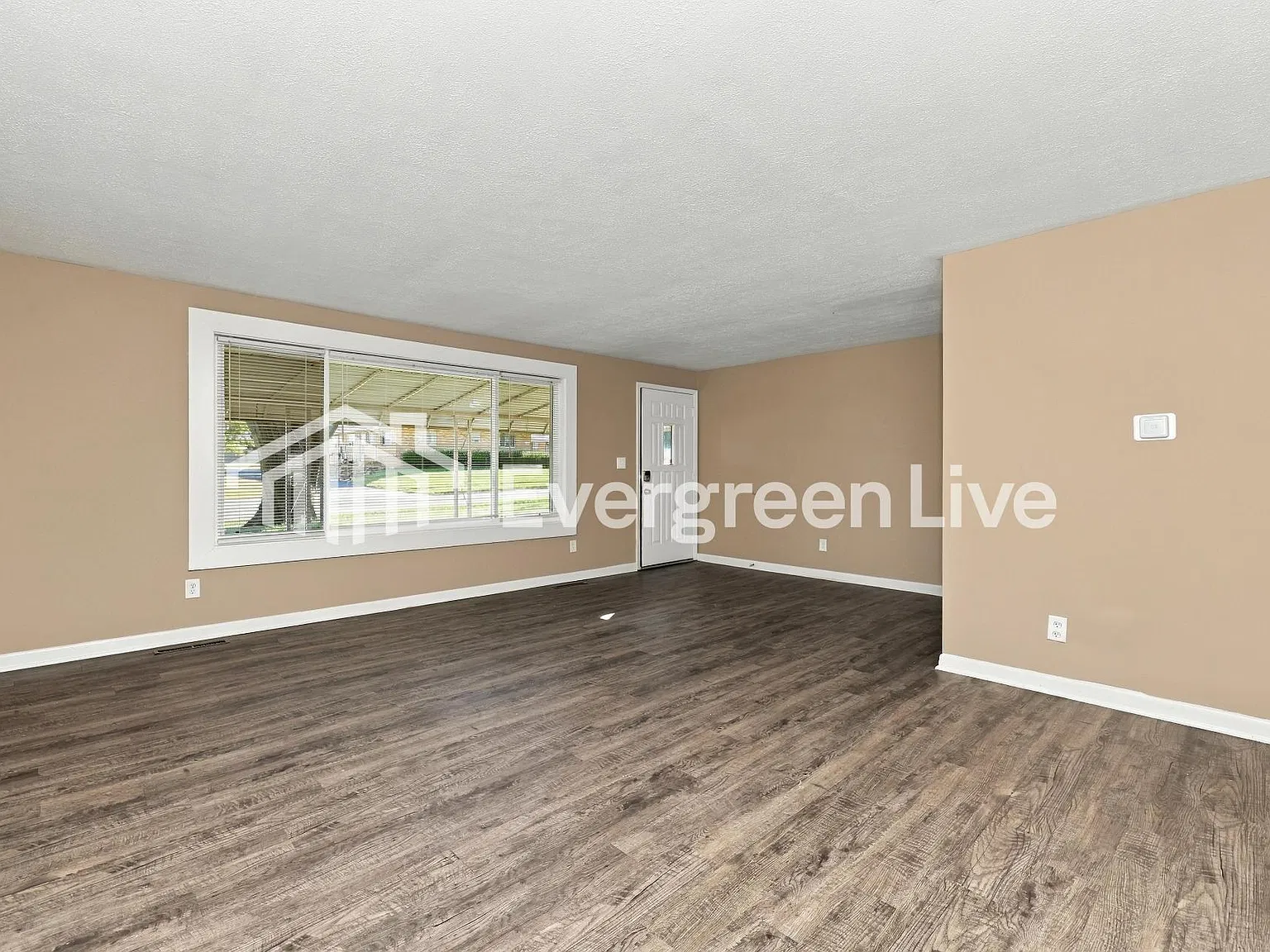 3 bed, 2.0 bath, 1538 sqft, $1,695 — Photo 3