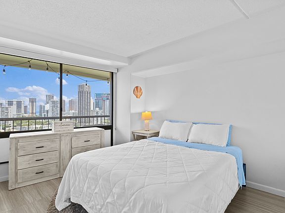 3rd image of 2333 Kapiolani Blvd APT 1614