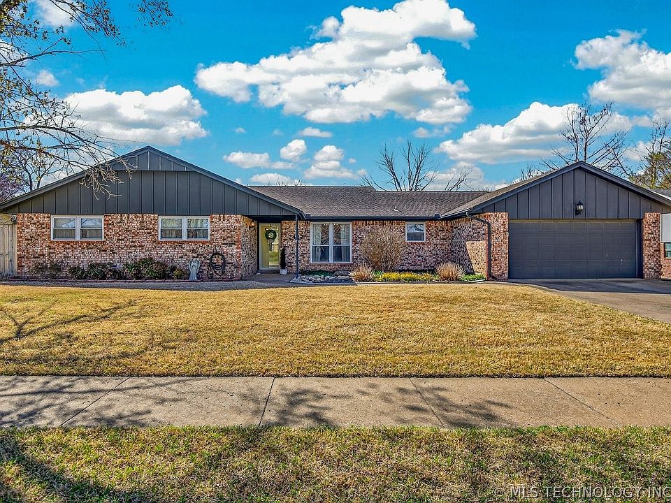 1st image of 2417 Chapel Hill Rd