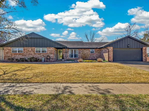 2417 Chapel Hill Rd, Bartlesville, OK 74006