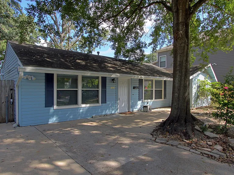 1322 Curtin St — Photo 7