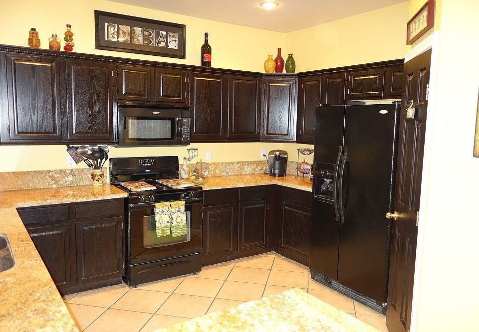 1st image of 7221 Chic Ave