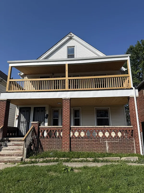 2 bed, 1.0 bath, 780 sqft, $1,250 — Photo 1