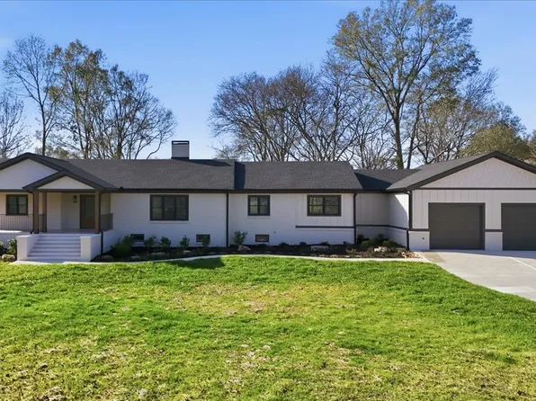 32 Church St, Taylorsville, GA 30178