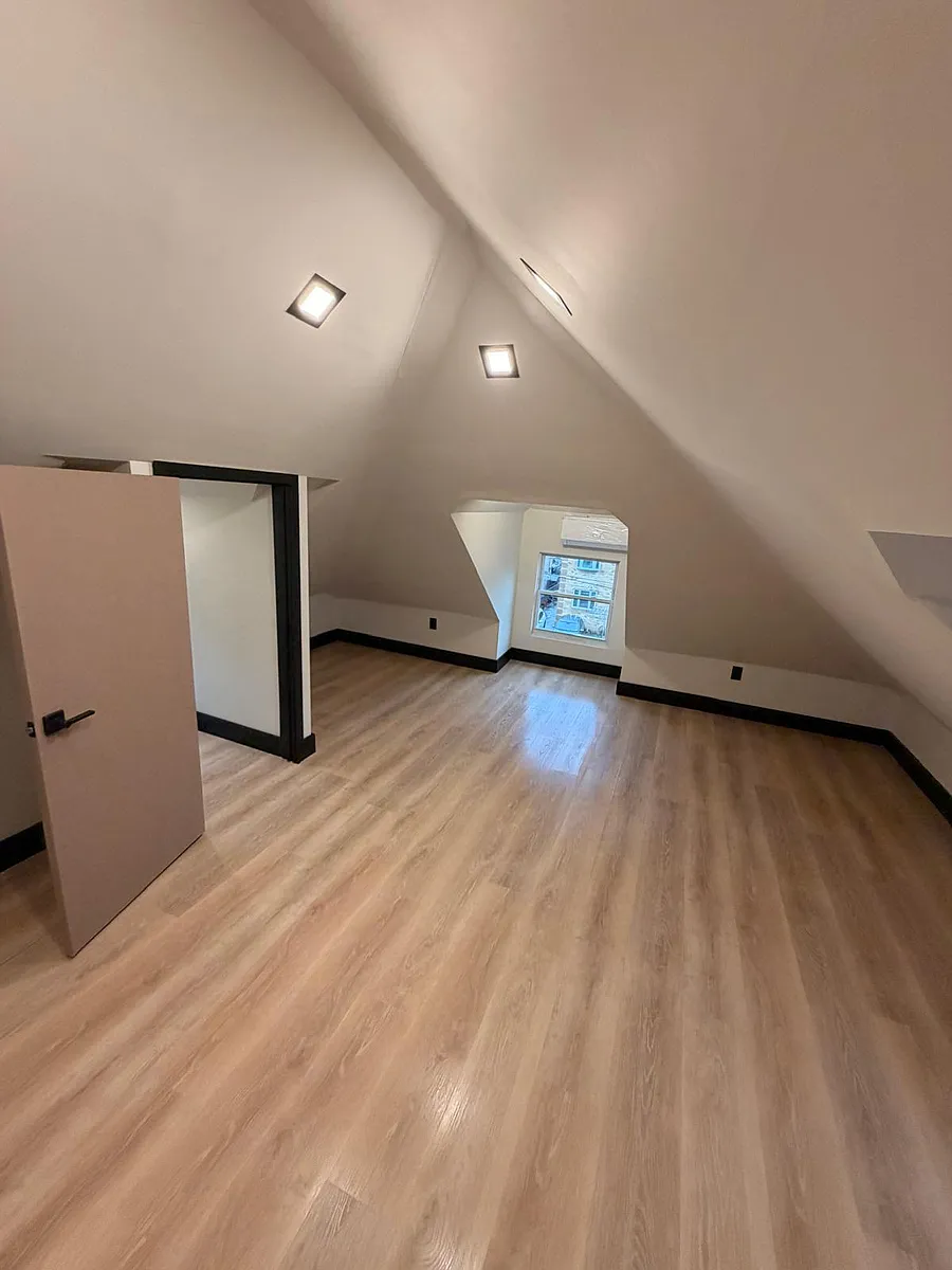 Building Photo - 14610 Hawthorne Ave #3