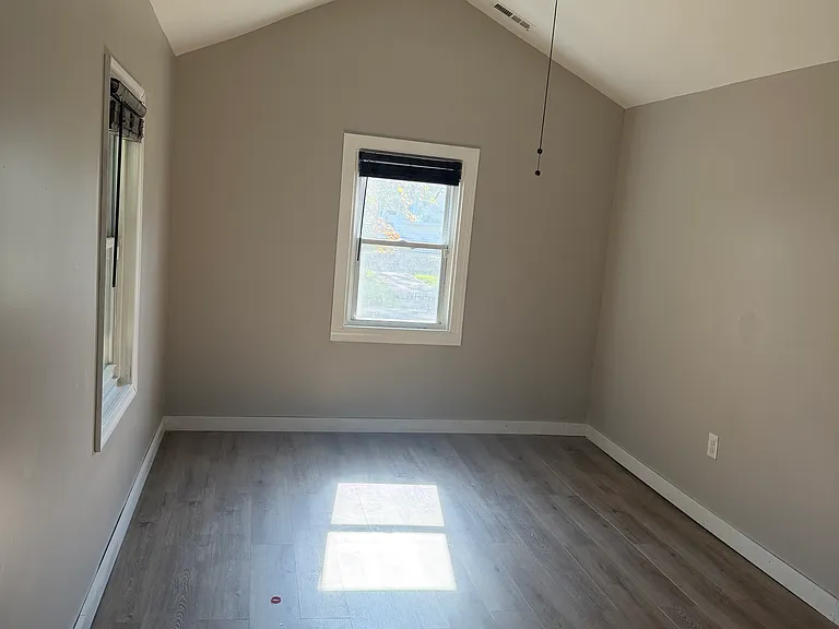 925 Excelsior Ave — Photo 11