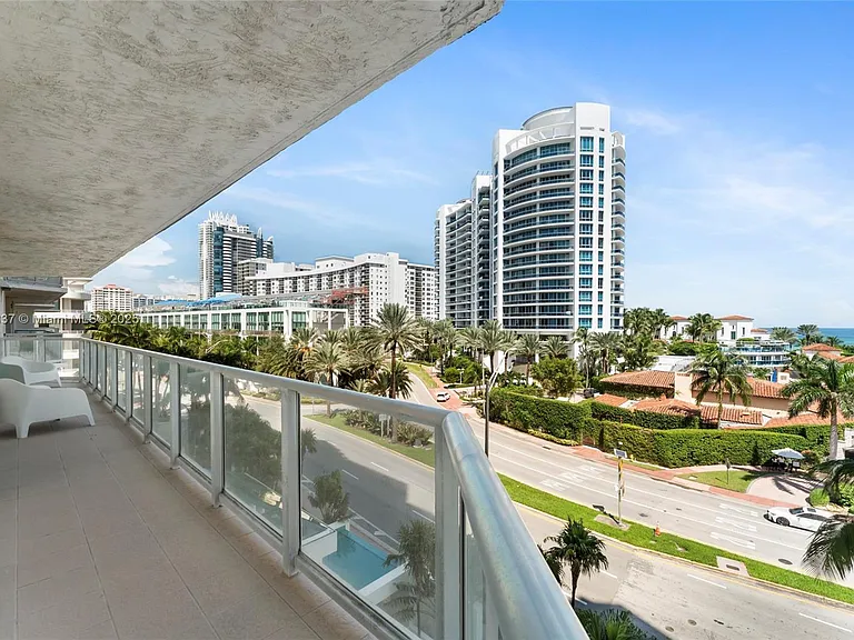 5900 Collins Ave #604 — Photo 9
