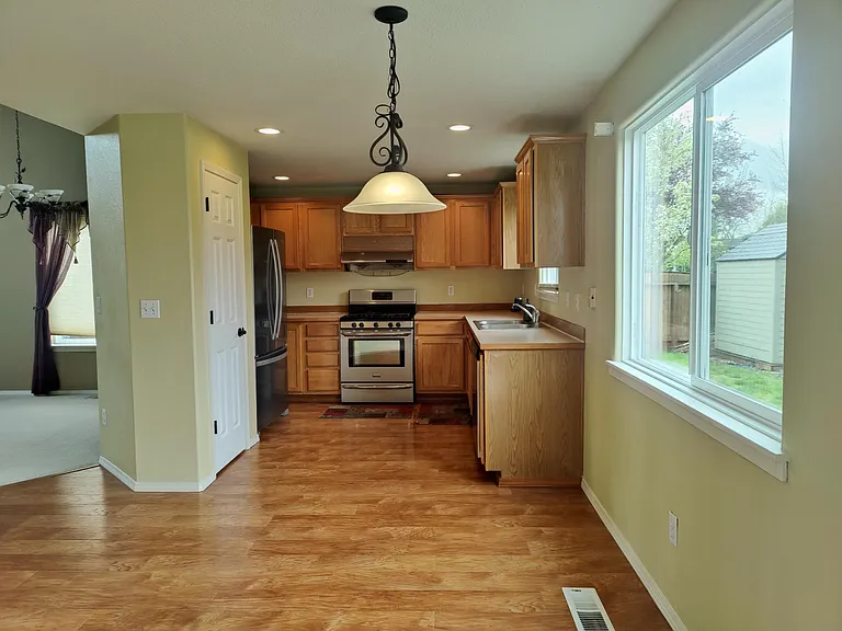 508 SE 169th Ave — Photo 10