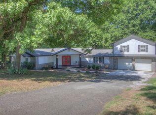 803 Pea Ridge St, Fort Gibson, OK 74434